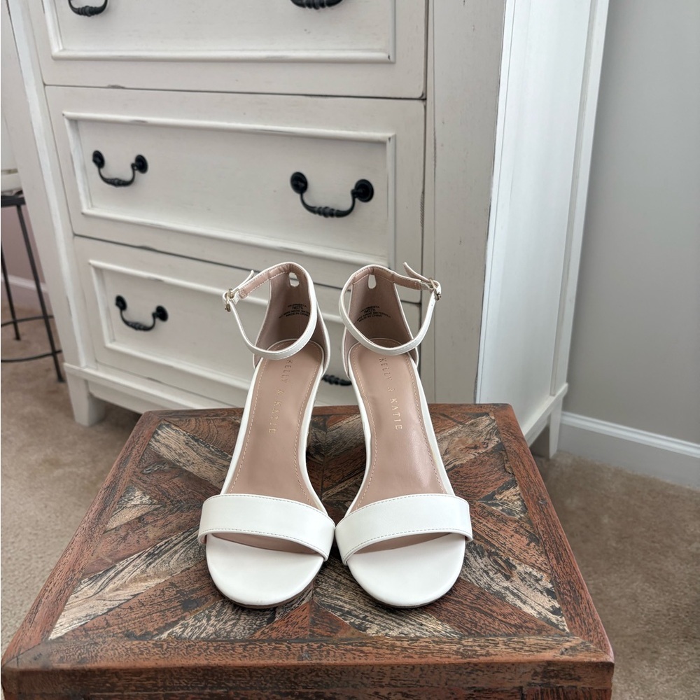 Kelly & Katie Women's White Hailee Espadrille Wedge Dress Sandal Size 7